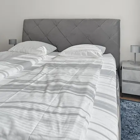 2br Flat In The Center - West 12