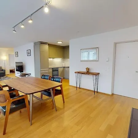 2br Flat In The Center - West 12 Апартаменты